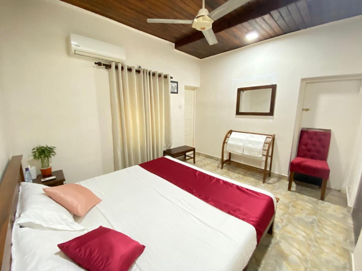 Lodge 87 Negombo Buitenkant foto