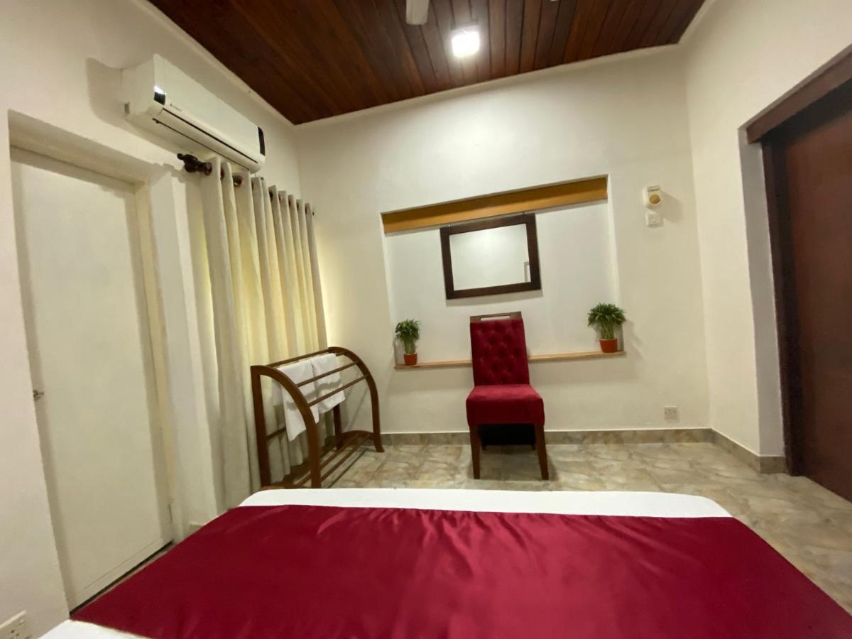 Lodge 87 Negombo Buitenkant foto