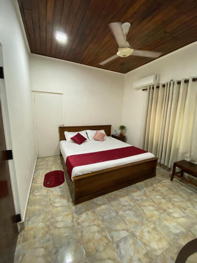Lodge 87 Negombo Buitenkant foto