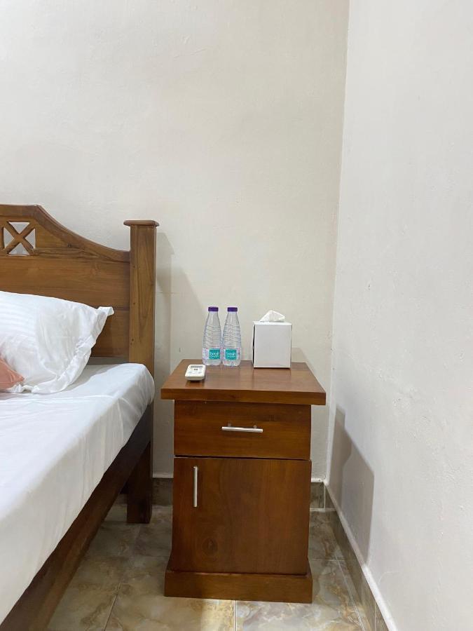 Lodge 87 Negombo Buitenkant foto