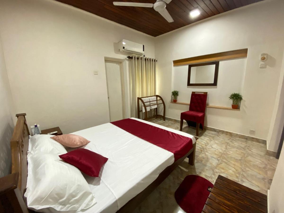 Lodge 87 Negombo Buitenkant foto